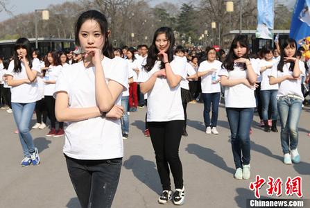 《小巷人家》关晓彤王安宇CP出圈，赵今麦张凌赫有望接棒